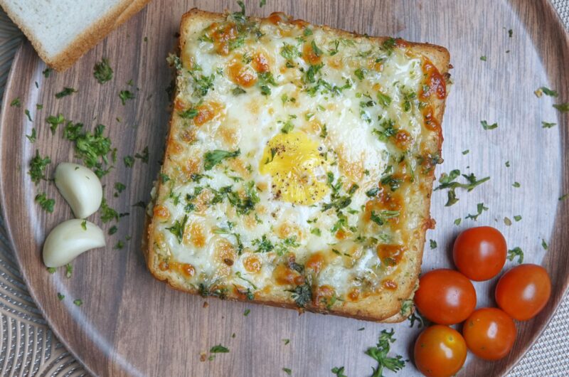 Air Fryer Cheesy Garlic Egg Toast