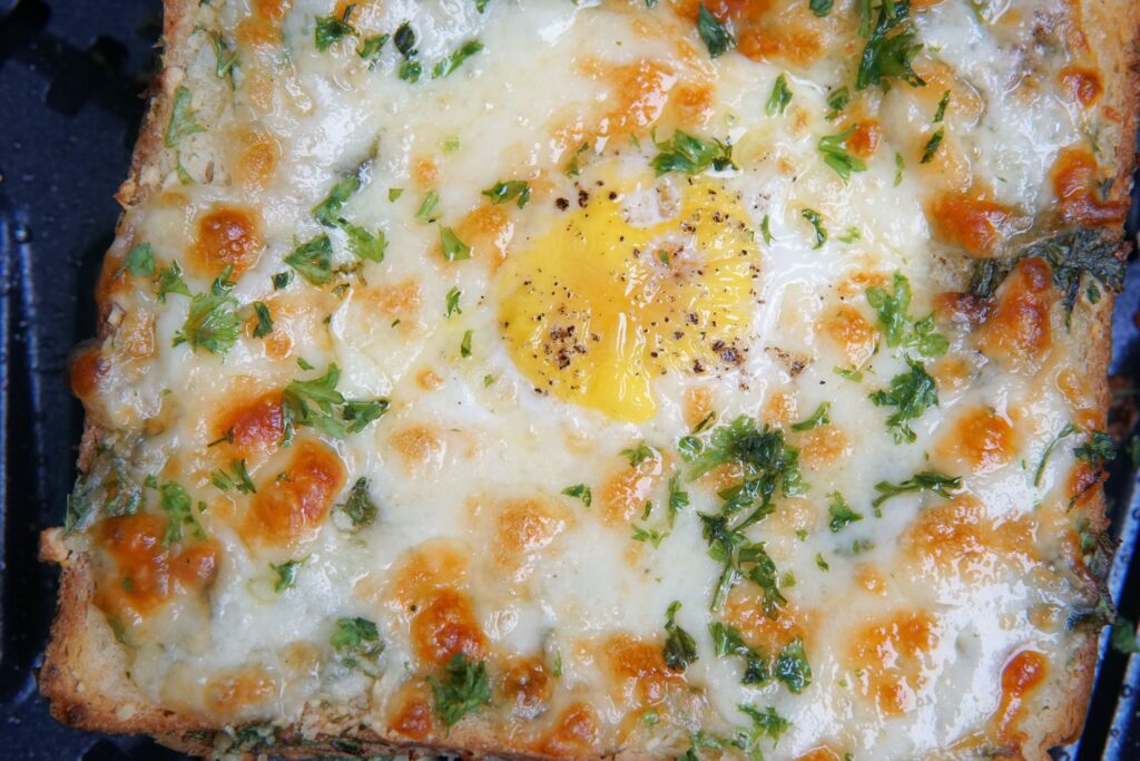 air fryer cheesy garlic egg toast 