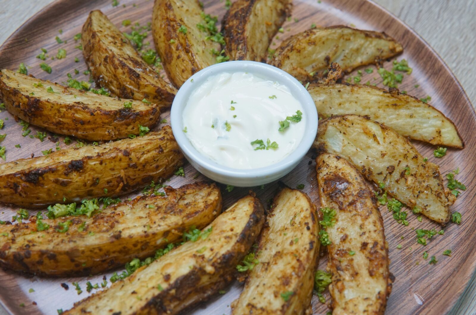 Crispy Air Fryer Garlic Potato Wedges